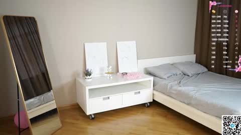 Elizabeth online show from 4, 3, 2025