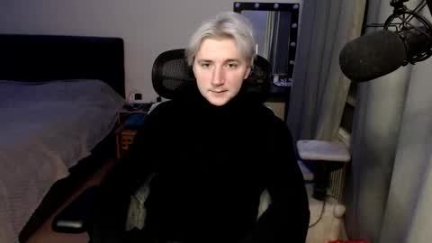 Snapshot of elvin_vaenight chatting on 16, 11, 2025 Elvin Vaenight online show from 16, 11, 2025