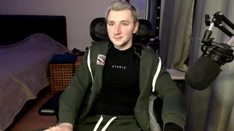 Snapshot of elvin_vaenight chatting on 30, 11, 2025 Elvin Vaenight online show from 30, 11, 2025