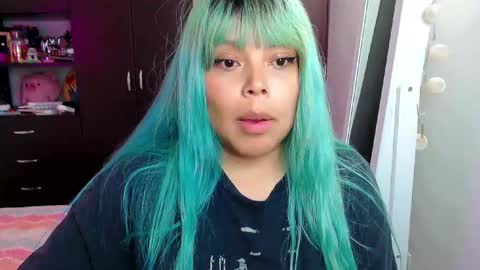 Snapshot of elymoon chatting on 12, 3, 2025 Ely online show from 12, 3, 2025