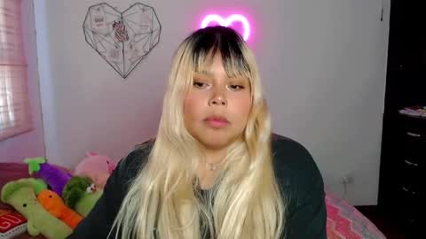 Snapshot of elymoon chatting on 10, 9, 2025 Ely online show from 10, 9, 2025