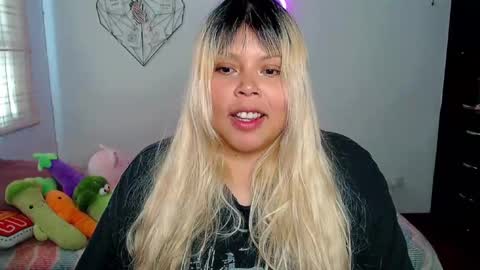 Snapshot of elymoon chatting on 24, 9, 2025 Ely online show from 24, 9, 2025