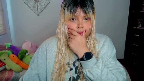 Snapshot of elymoon chatting on 29, 9, 2025 Ely online show from 29, 9, 2025