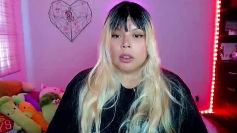 Snapshot of elymoon chatting on 4, 11, 2025 Ely online show from 4, 11, 2025