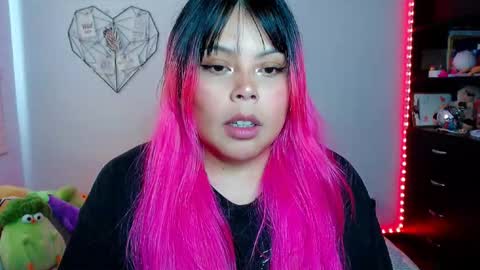 Snapshot of elymoon chatting on 5, 1, 2026 Ely online show from 5, 1, 2026