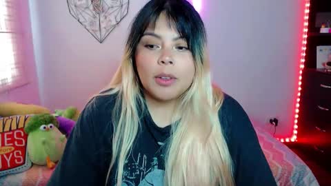 Snapshot of elymoon chatting on 4, 3, 2026 Ely online show from 4, 3, 2026