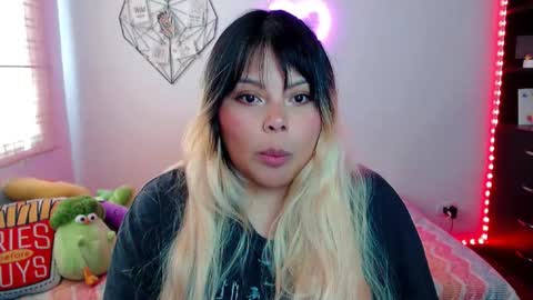 Snapshot of elymoon chatting on 7, 3, 2026 Ely online show from 7, 3, 2026