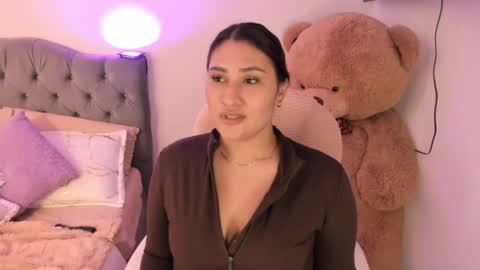 Snapshot of elyross_ chatting on 31, 5, 2026 Ross online show from 31, 5, 2026