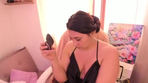 Snapshot of elyross_ chatting on 10, 7, 2026 Ross online show from 10, 7, 2026