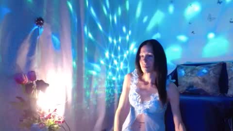 Elisa online show from 26, 9, 2025