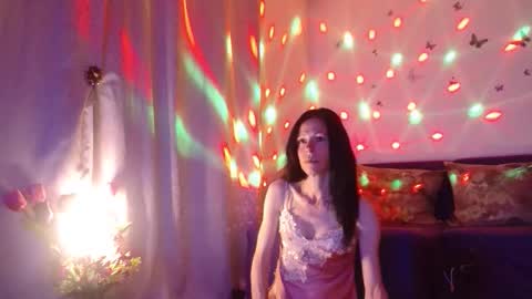 Elisa online show from 3, 6, 2026