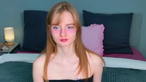 Snapshot of elza_hofffman chatting on 4, 5, 2026 Chloyka online show from 4, 5, 2026