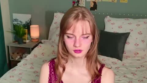 Snapshot of elza_hofffman chatting on 4, 6, 2026 Chloyka online show from 4, 6, 2026