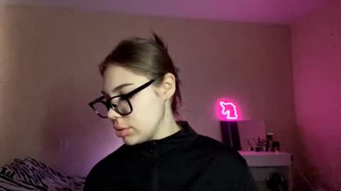 Snapshot of elzabagwell chatting on 5, 3, 2026 Monica online show from 5, 3, 2026