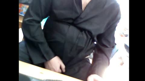 Em online show from 7, 4, 2026