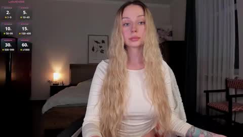 Emilie online show from 6, 11, 2025