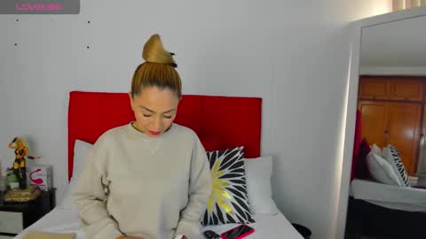 Snapshot of ema_garciaa chatting on 17, 11, 2025 ema garcia online show from 17, 11, 2025