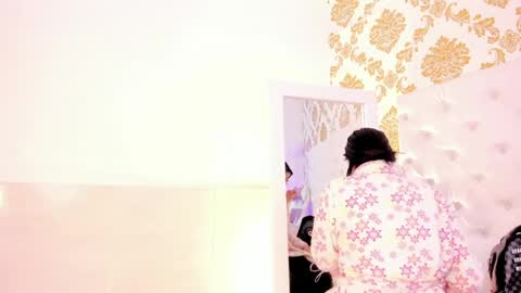 Ema Lambert  online show from 23, 4, 2026