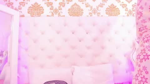 Ema Lambert  online show from 23, 4, 2026