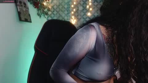 Snapshot of ema_ploxx chatting on 24, 10, 2025 ema_ploxx online show from 24, 10, 2025