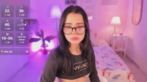 Snapshot of ema_soul chatting on 29, 9, 2025 emma soul online show from 29, 9, 2025