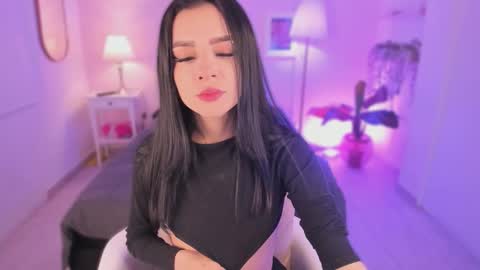 Snapshot of ema_soul chatting on 6, 11, 2025 emma soul online show from 6, 11, 2025