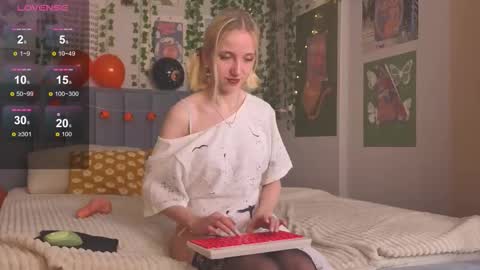 Snapshot of emacalim_ chatting on 31, 10, 2025 Emma online show from 31, 10, 2025