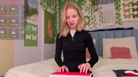 Snapshot of emacalim_ chatting on 22, 12, 2025 Emma online show from 22, 12, 2025