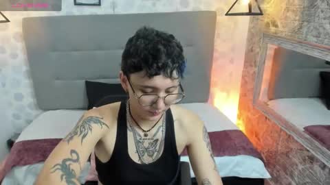 emahills__axelrose online show from 4, 10, 2025