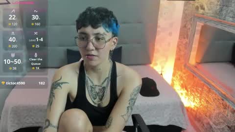 emahills__axelrose online show from 13, 10, 2025