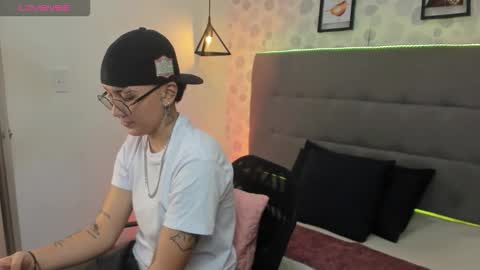 emahills__axelrose online show from 11, 11, 2025