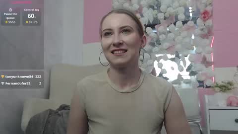 Snapshot of emberluna_ chatting on 5, 6, 2026 Ember online show from 5, 6, 2026