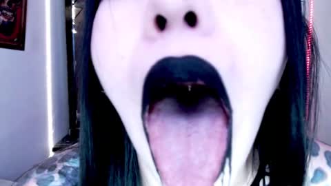 Emerald Black online show from 15, 12, 2024