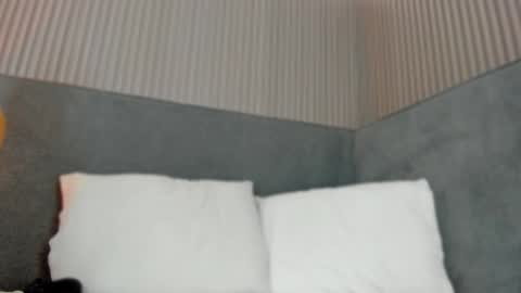 emelie_89 online show from 22, 12, 2025