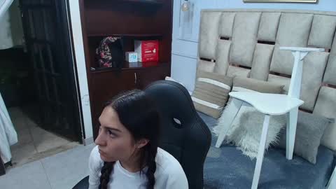 Emily  online show from 17, 1, 2025