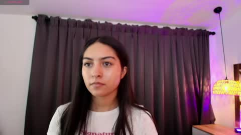 Snapshot of emelie_ch_ chatting on 5, 5, 2026 Emily online show from 5, 5, 2026