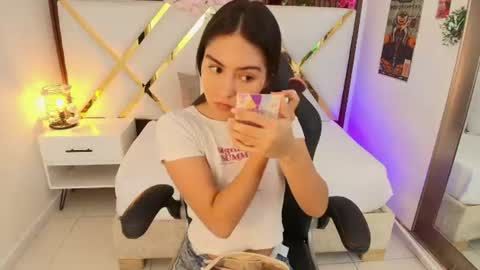 Snapshot of emelie_ch_ chatting on 8, 8, 2026 Emily online show from 8, 8, 2026