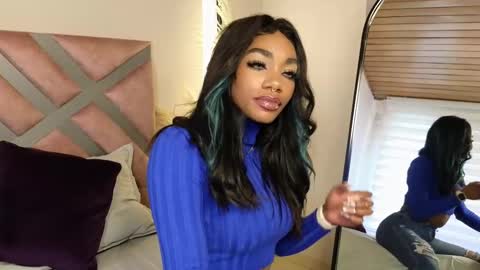 anyelii  online show from 5, 3, 2025