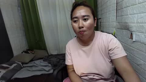 Emely online show from 2, 3, 2025