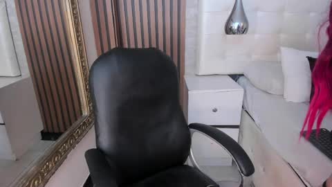 Emely online show from 27, 4, 2026