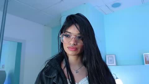 Snapshot of emerald_gh chatting on 10, 5, 2026 Danna online show from 10, 5, 2026