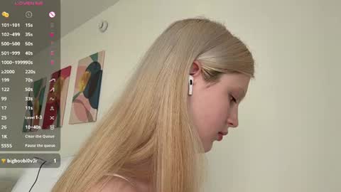 Snapshot of emeraldcotton chatting on 17, 6, 2026 Gily online show from 17, 6, 2026