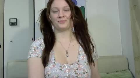 Snapshot of emerieskye chatting on 10, 3, 2025 EmerieSkye online show from 10, 3, 2025