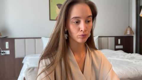 emi__ly online show from 2, 4, 2026