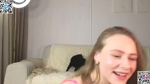 Snapshot of emi_me chatting on 28, 1, 2025 Emi me online show from 28, 1, 2025