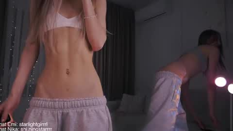 Snapshot of emi_me chatting on 22, 2, 2025 Emi me online show from 22, 2, 2025