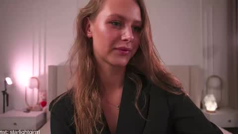 Snapshot of emi_me chatting on 29, 9, 2025 Emi me online show from 29, 9, 2025