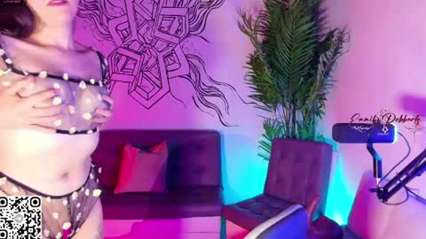 Emmily Roberts online show from 24, 4, 2026