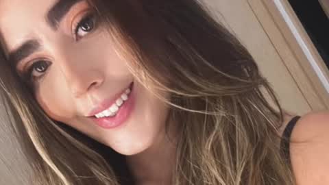 emi_royse online show from 27, 2, 2025