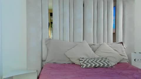 emi_royse online show from 22, 4, 2026